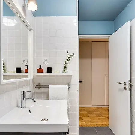 Forrester Apartment *